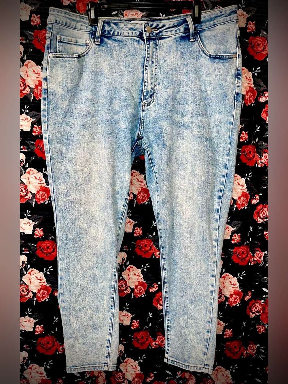 Free Planet Light Wash Women's jeans